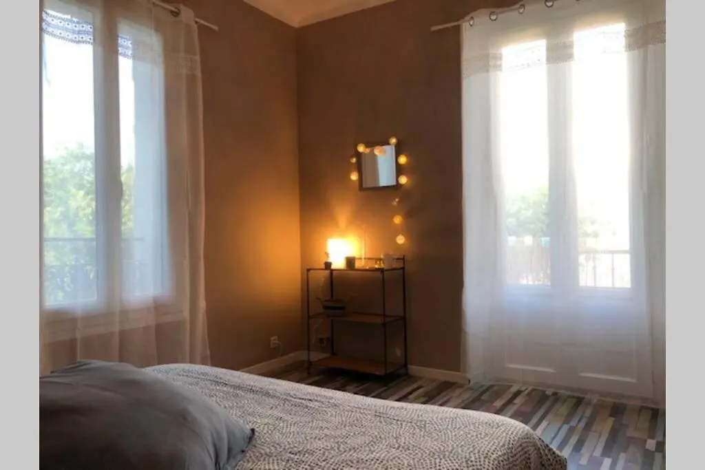 Appart rénové 2 chambres avec clim LʼIsle-sur-la-Sorgue 0*,