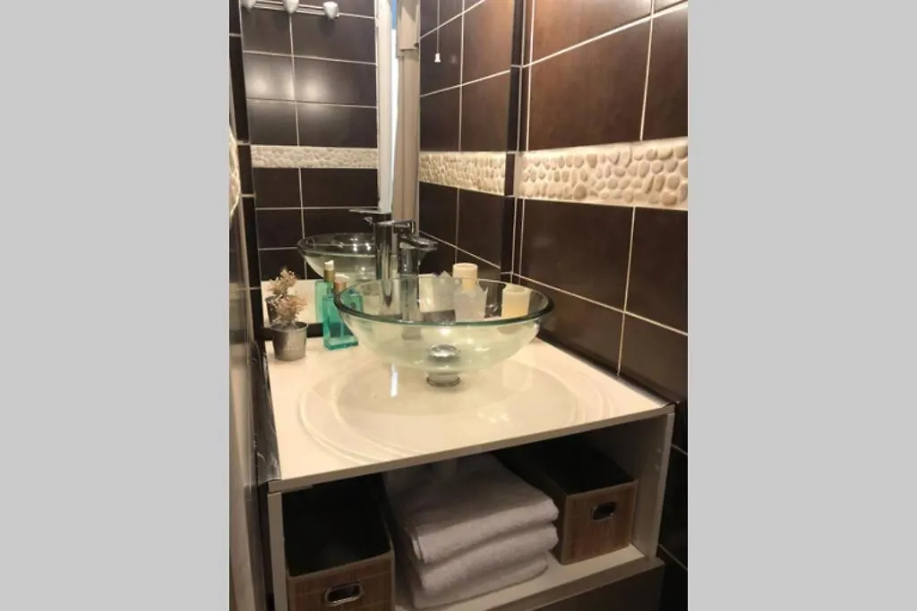 Appartement Appart rénové 2 chambres avec clim LʼIsle-sur-la-Sorgue France